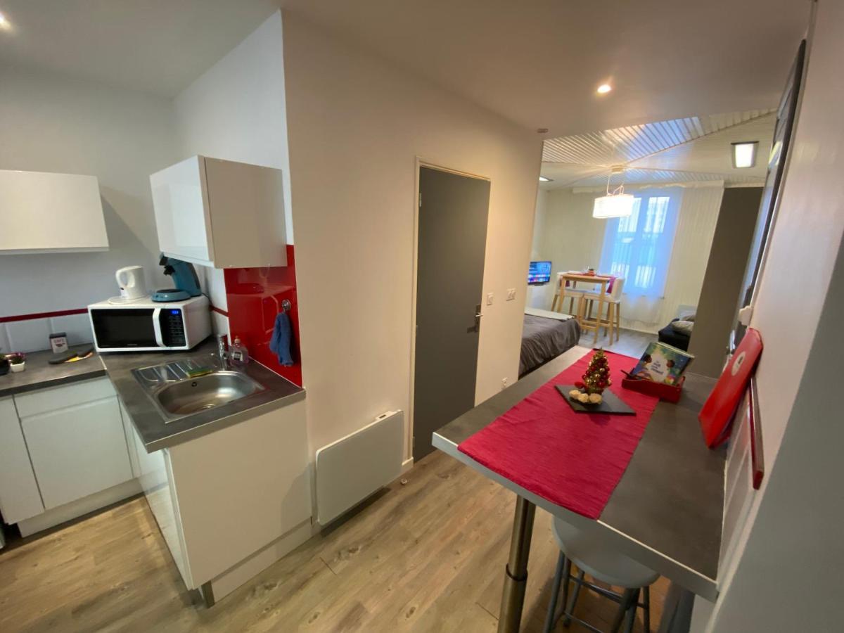 Les Coquelicots Wifi Apartman Troyes Kültér fotó