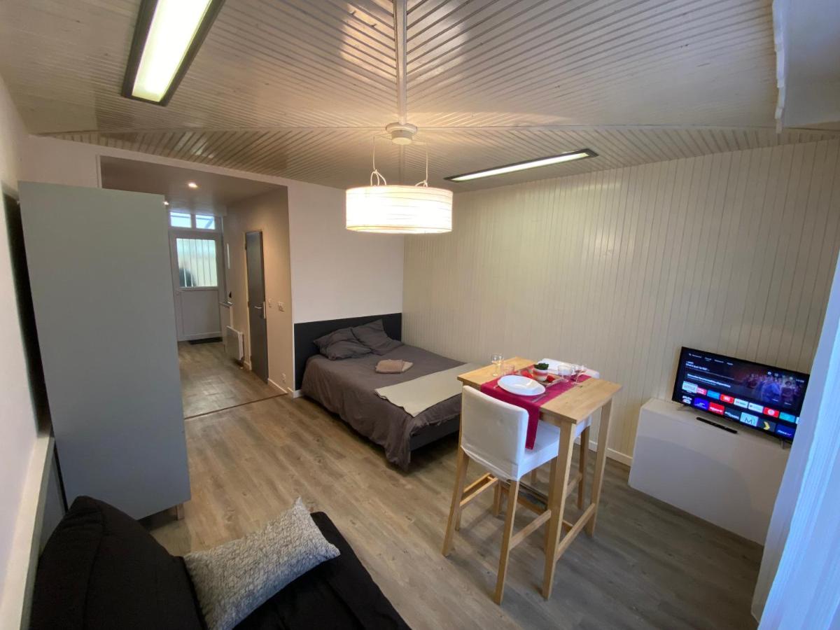 Les Coquelicots Wifi Apartman Troyes Kültér fotó